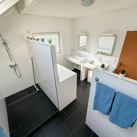 Sunnyside - Modern Apartment *