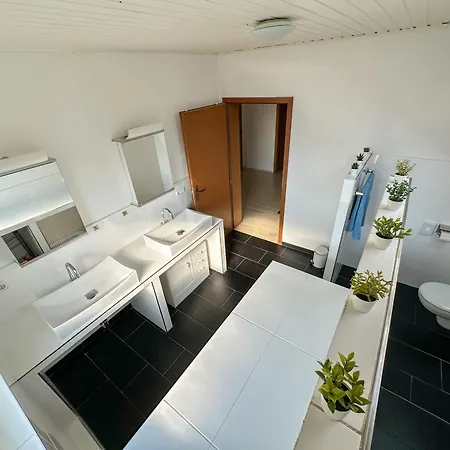 Sunnyside - Modern Apartment